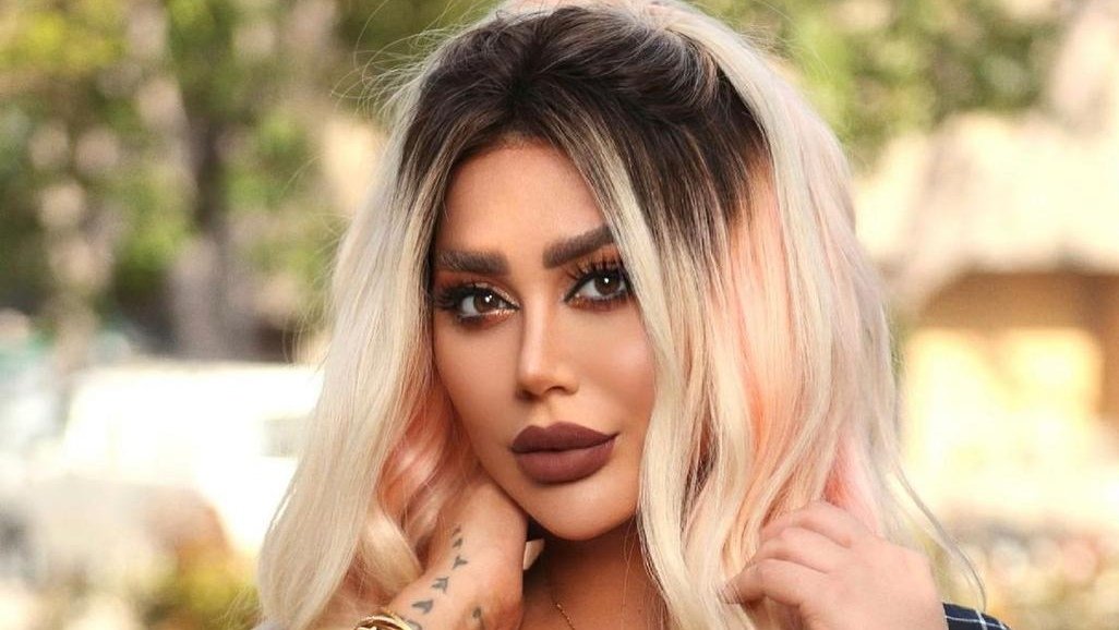 الإعلامية ميرنا أوزعر تخضع لجلسة تصوير جديدة - صورة مميزة الإعلامية ميرنا أوزعر تخضع لجلسة تصوير جديدة