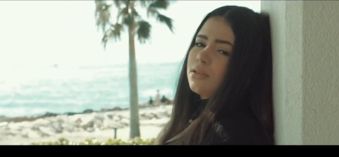 الفنانة ليا تترجم بإحساسها وتبدع في أغنية غاوي لعب