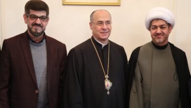 صورة توضيحية - النابلسي يزور المطرانيين عمار وحداد مهنئاً بالميلاد