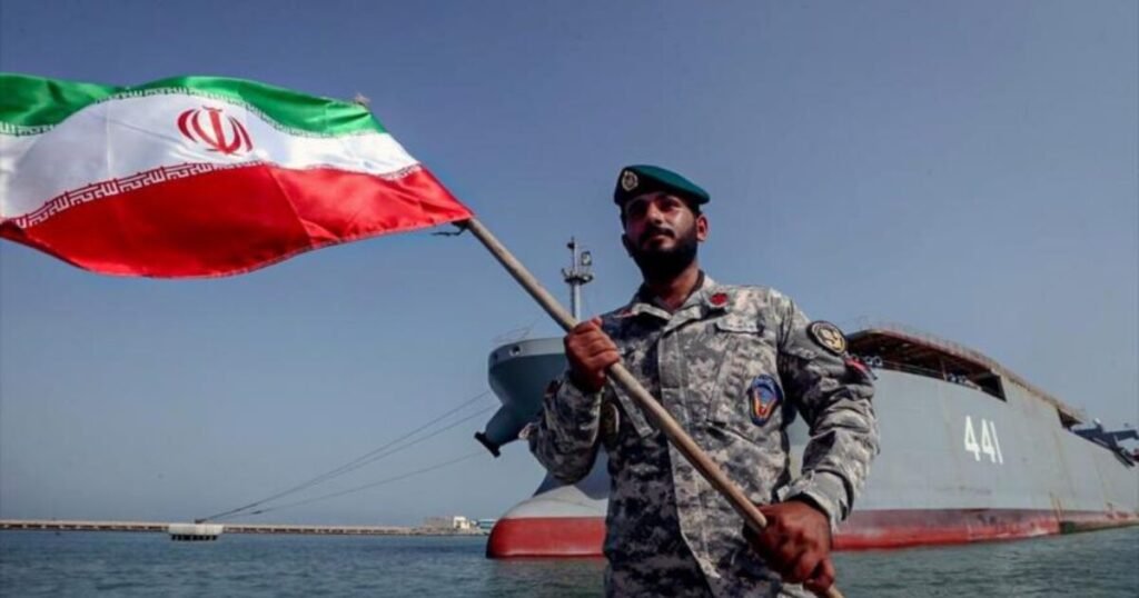 تباين بين إعلان إيران وبيانات الملاحة يثير غموض وضع هرمز