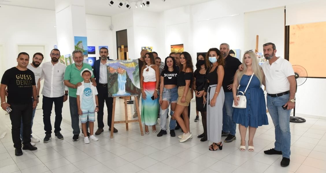الطفل المبدع الرسام جون جاسوس يعرض لوحاته للمرة الاولى ويُذهل الحضور ! - صورة مميزة الطفل المبدع الرسام جون جاسوس يعرض لوحاته للمرة الاولى ويُذهل الحضور !