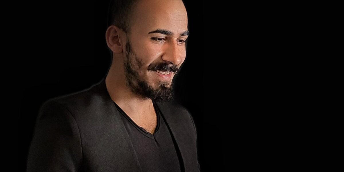 المزيّن هاني مقهور شاب لبناني متعدد المواهب