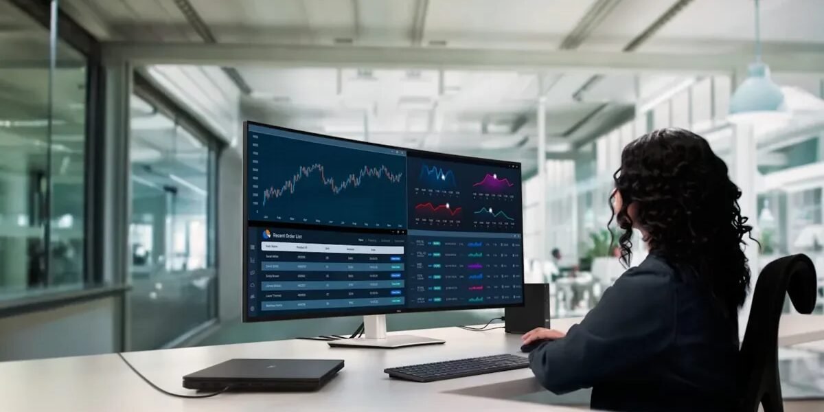 تعلن Dell عن شاشة ضخمة مقاس 52 بوصة بدقة 6K مزودة بتقنية Thunderbolt