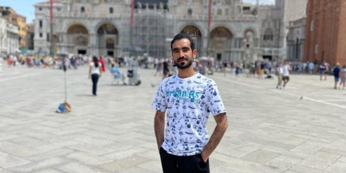 حمد إبراهيم بإطلالة ة من أسبوع دبي للموضة