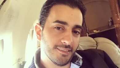 رجل الأعمال جاد صوايا يحضر مفاجأة خلف الستار