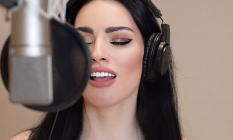 كعبي عالي عمل جديد من توقيع الفنانة أريج تناري
