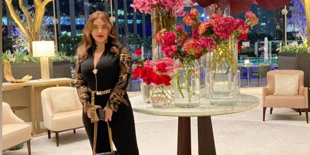 مصممة الأزياء مرام بعض الصفات المميزة تتصف بالإلزامية التامة على المصمم